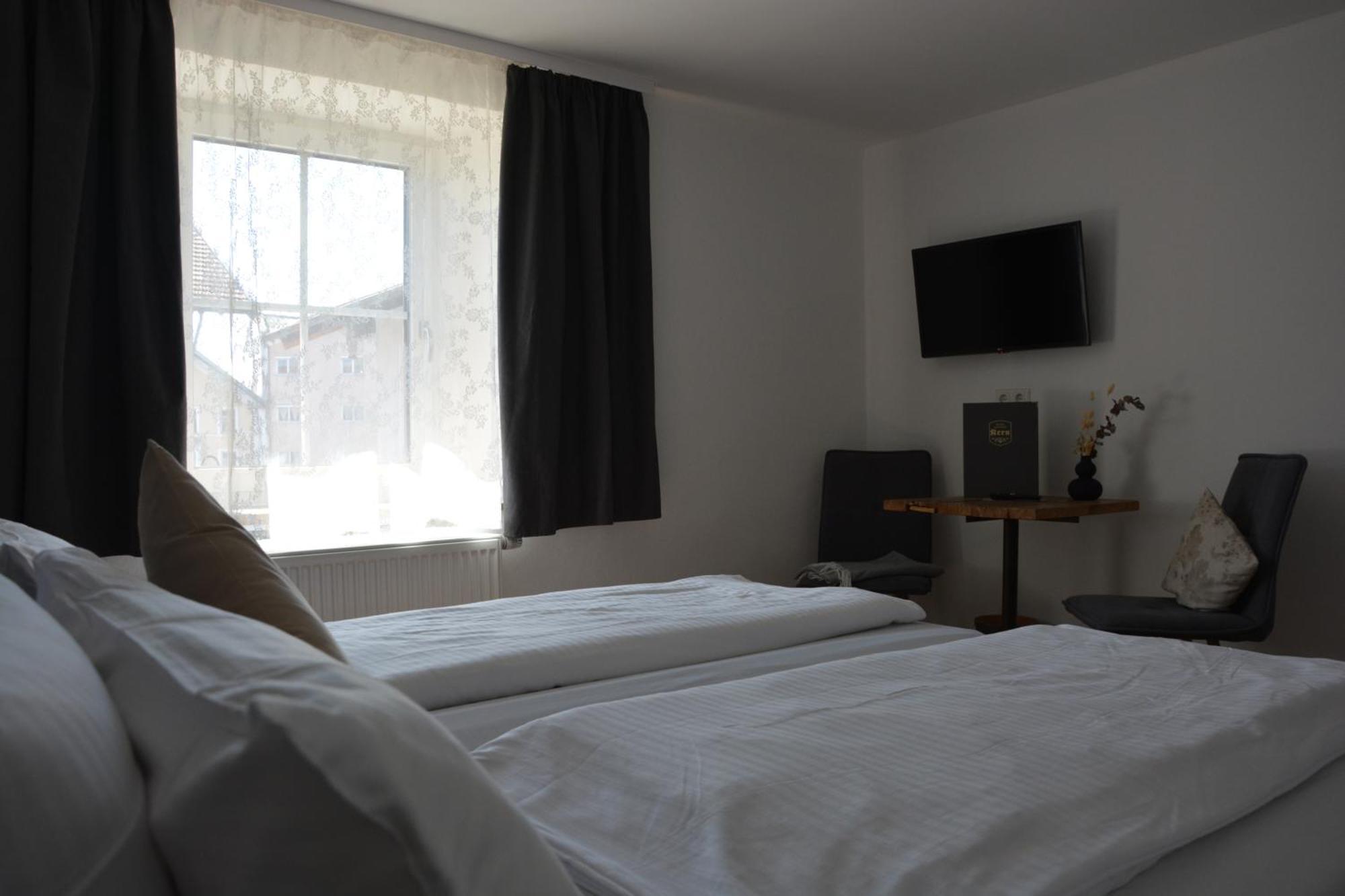 Hotel Garni Kern Halfing Exterior foto
